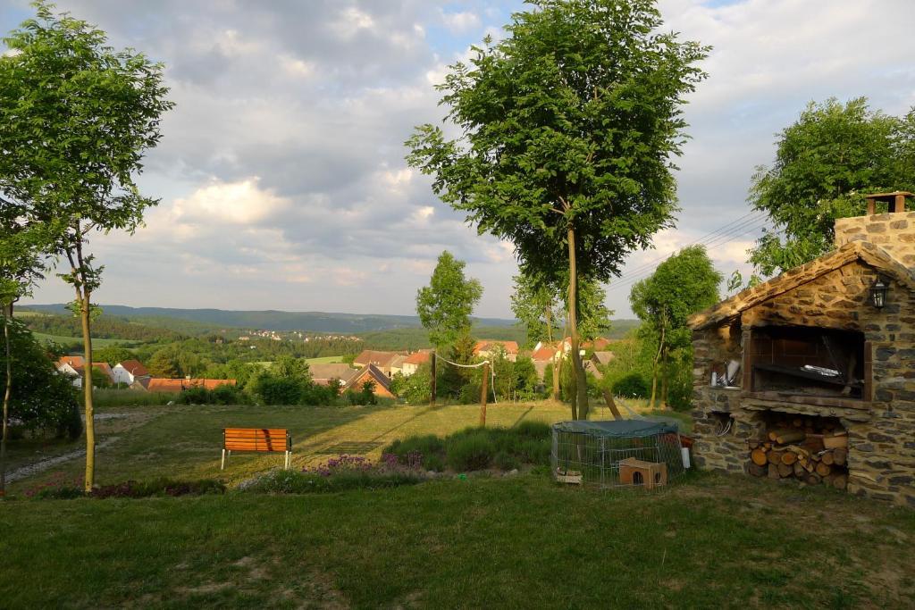 Orli Hnizdo At Chateau Novak Křivoklát Exterior foto